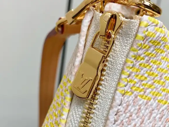 Cheap LOUIS Pochette Accessoires-23.5*13.5*4CM VUITTON 0629